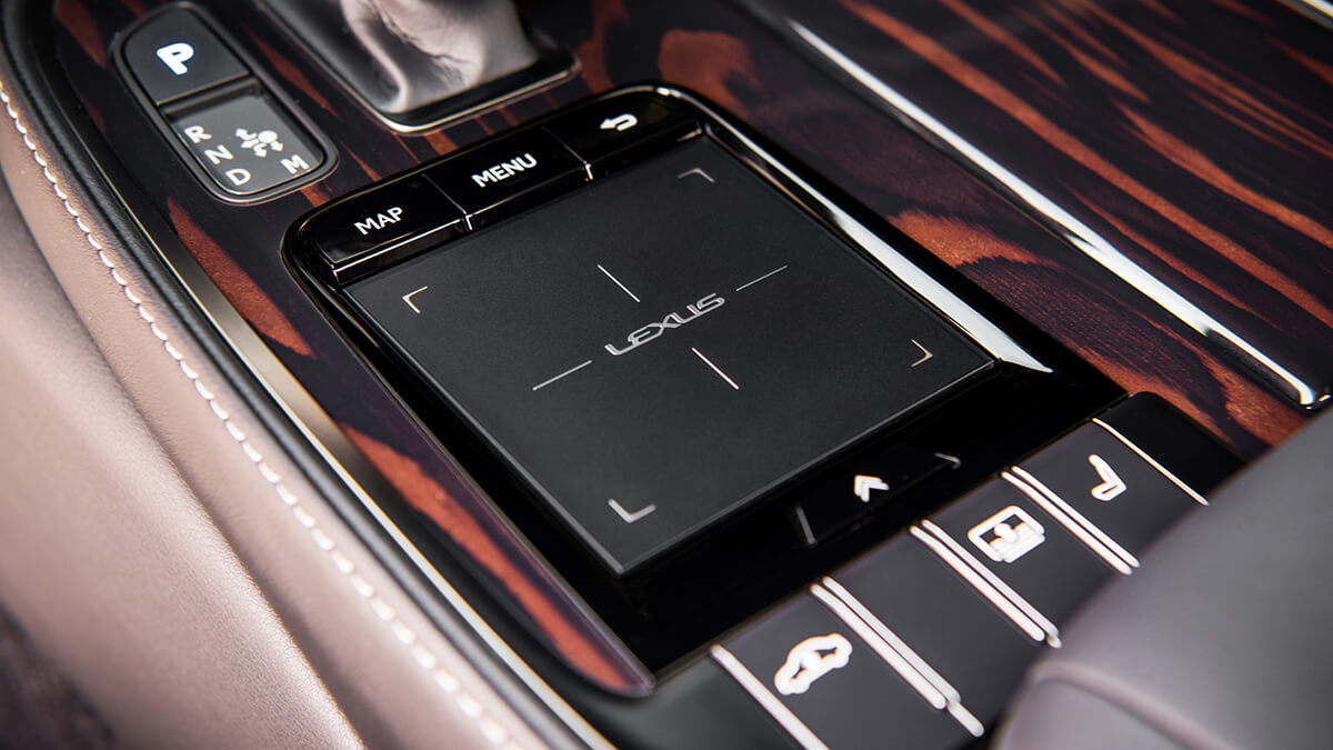 SHIMAMOKU ORNAMENTATION