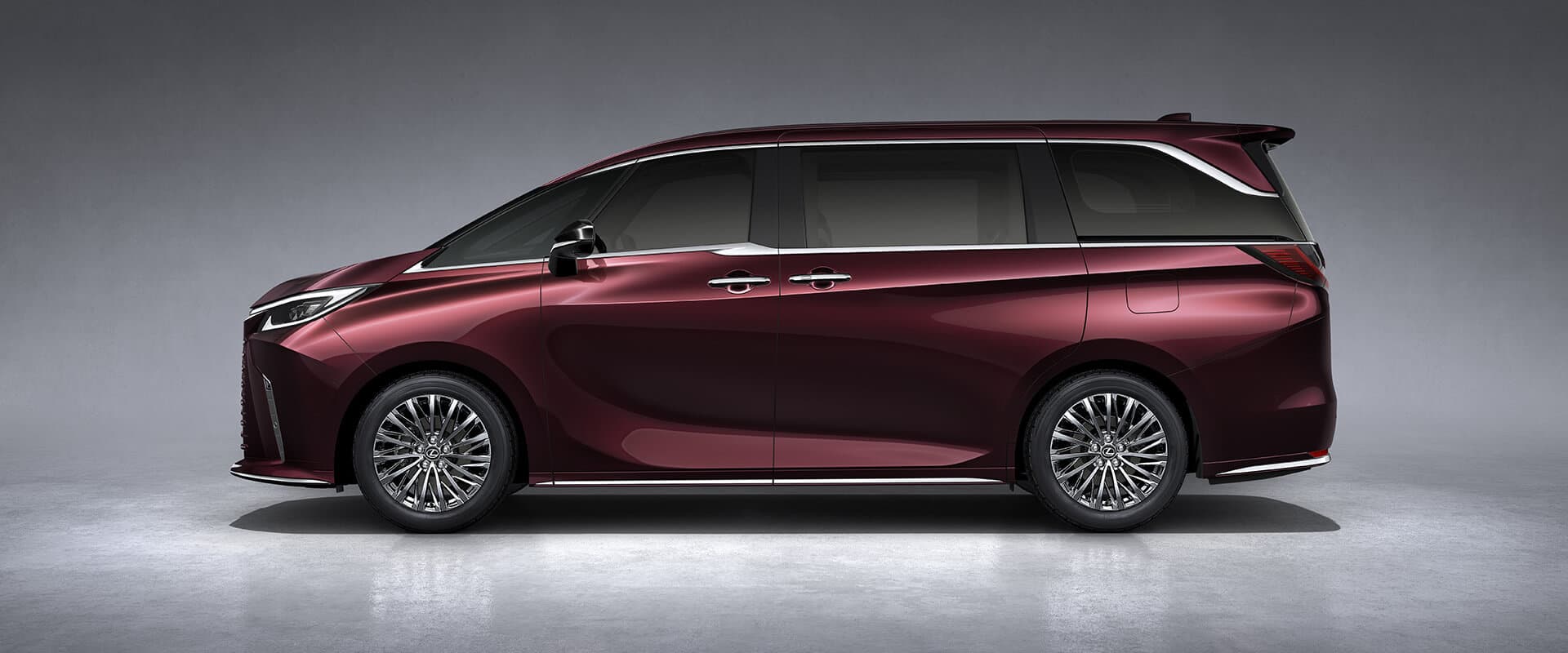 Lexus LM 350h 7-Seater VIP Exterior Gallery Images