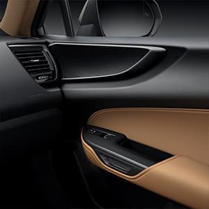 http://Lexus%20NX%20350h%20Exquisite%20Interior%20Gallery%20Thumbnail