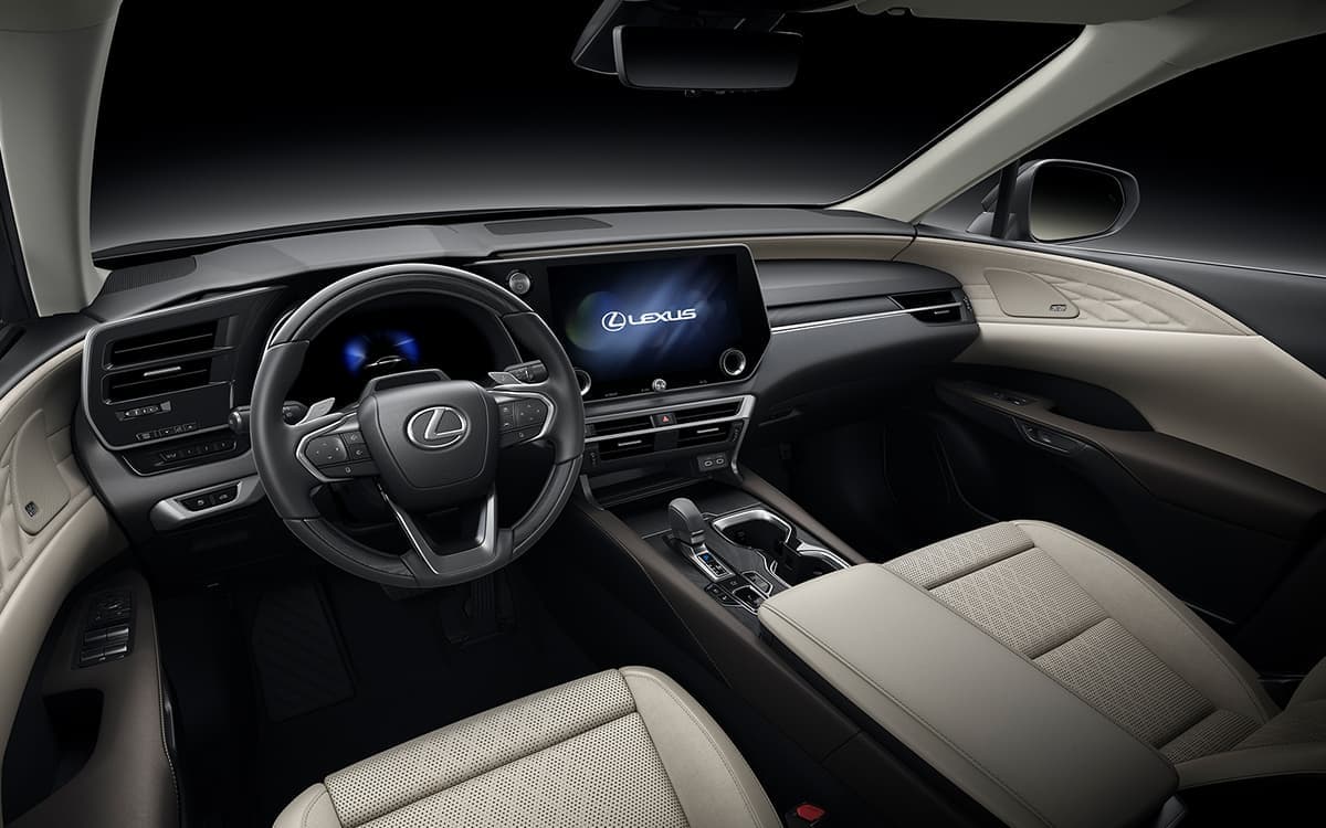 http://Lexus%20RX%20350h%20Luxury%20Tazuna%20Cockpit